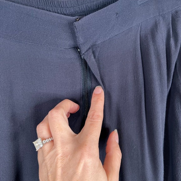 Armani Jeans Womens Jogger Trouser Size 40 Navy Side Stripe High Rise Pleated - Picture 5 of 13